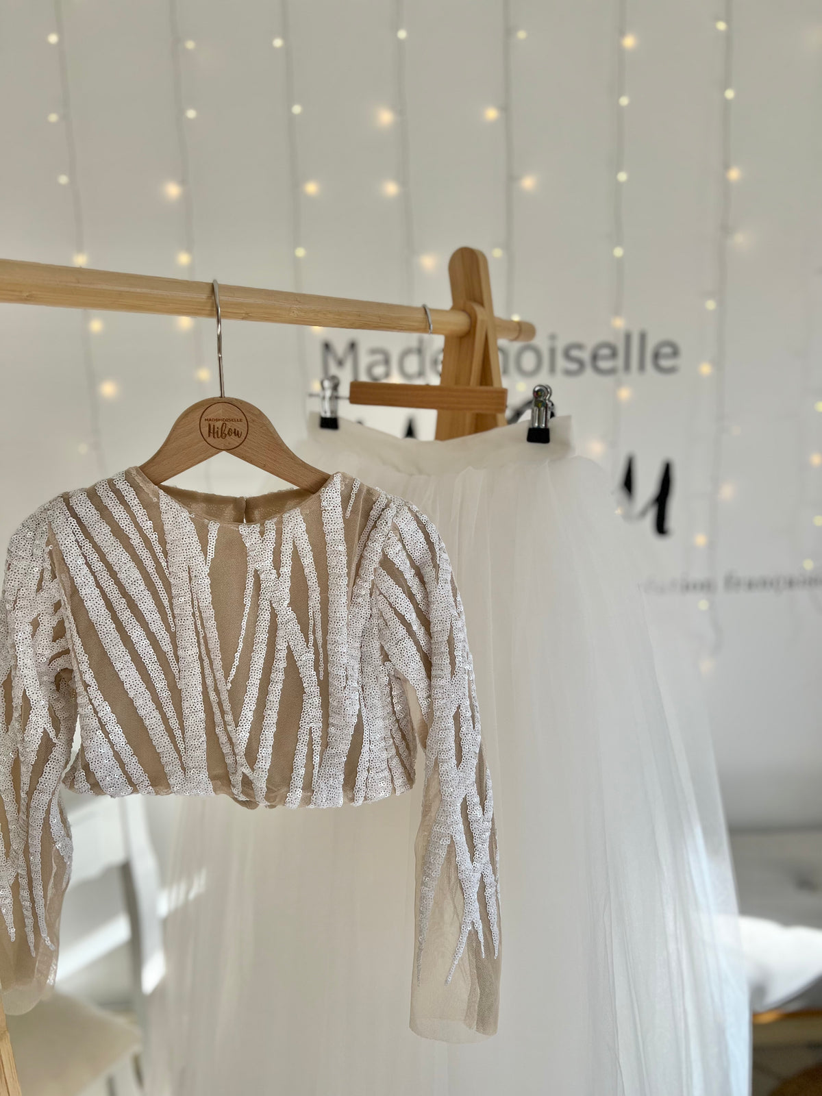 Ensemble blanc sequins et tulle