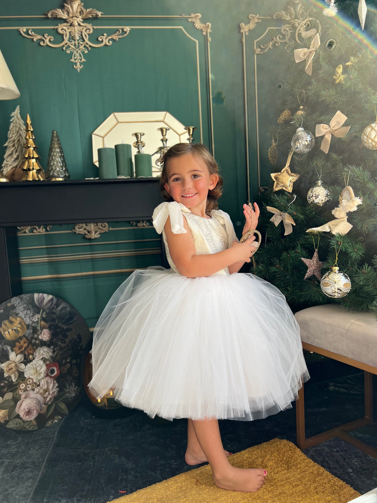 Robe blanc et or, noeuds en mousseline