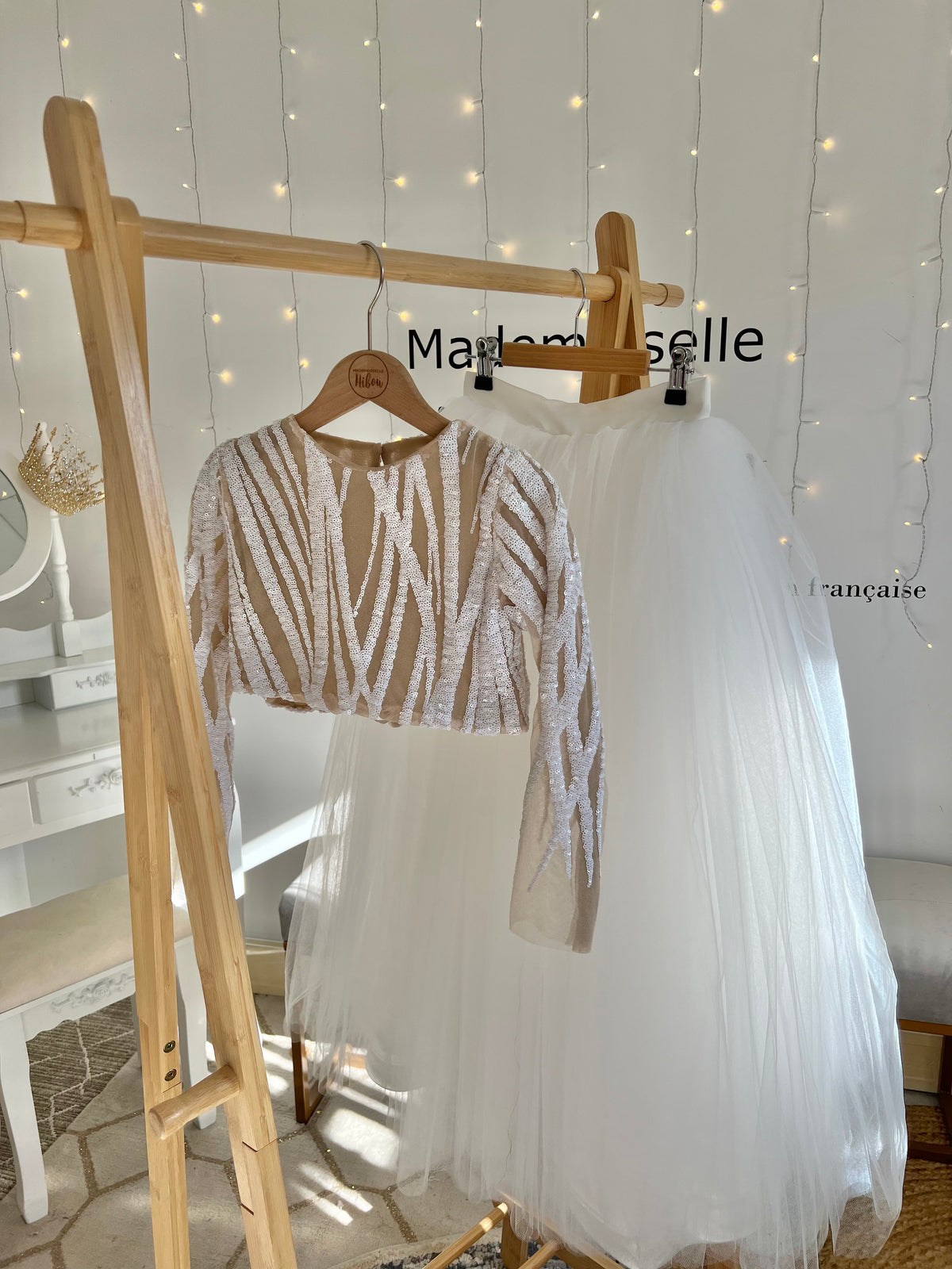 Ensemble blanc sequins et tulle