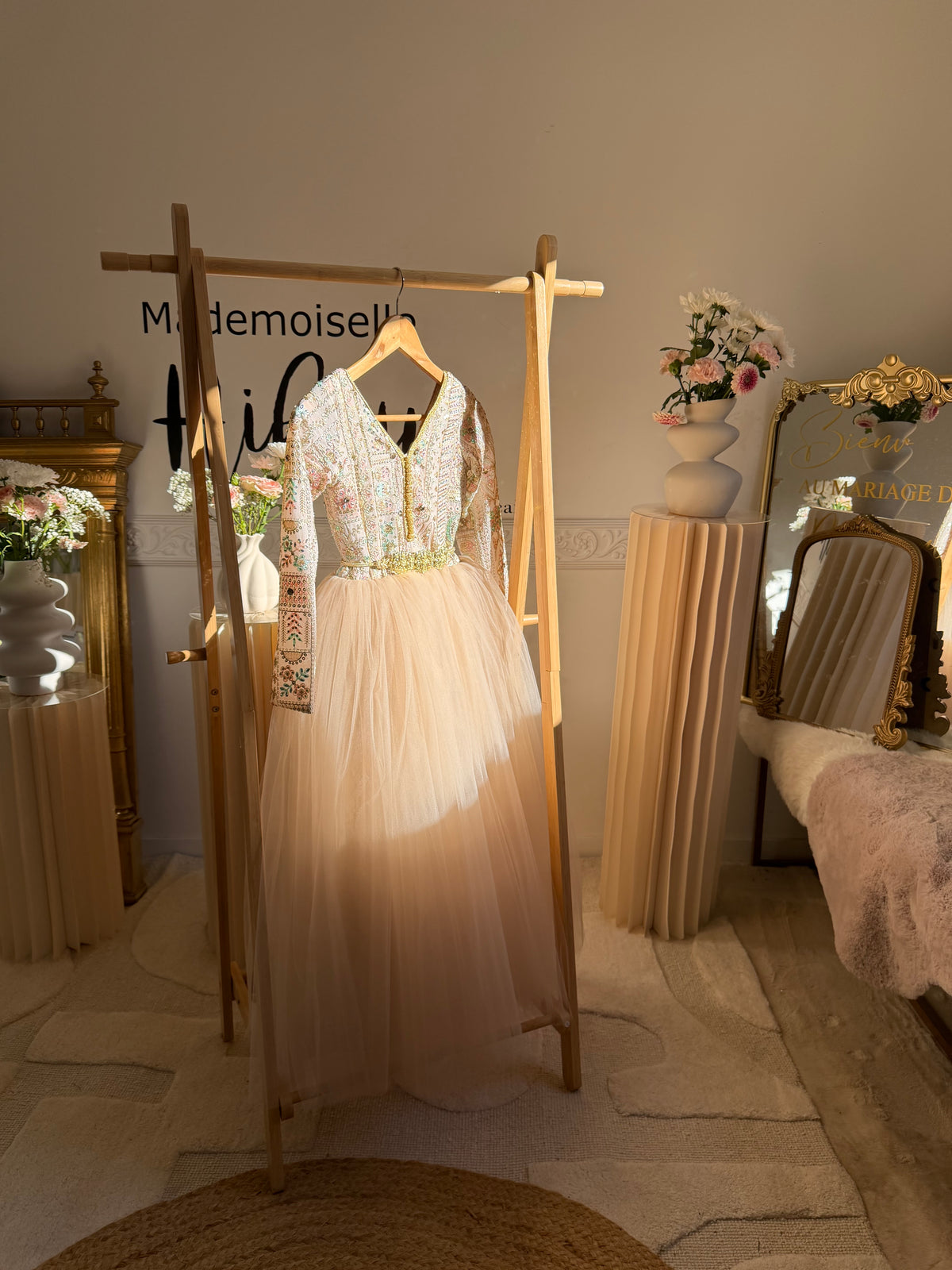 Caftan beige brodé tulle noisette