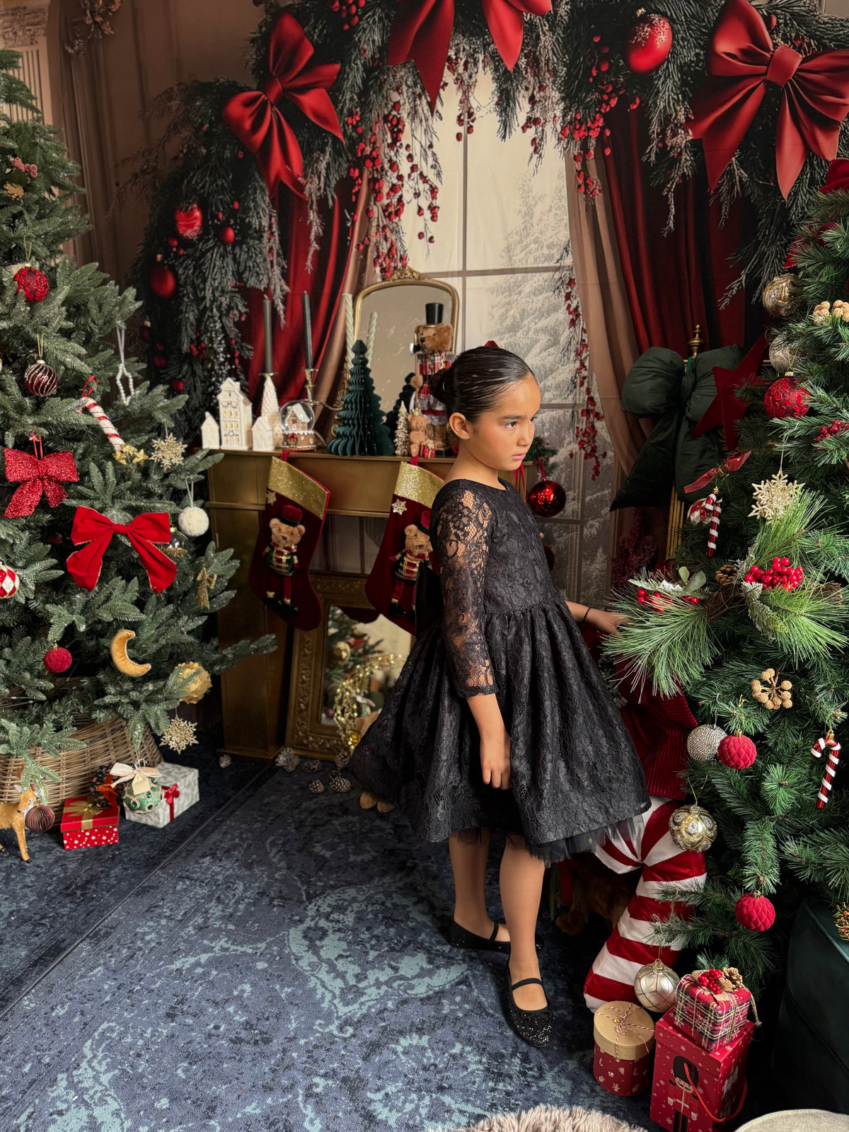 Robe dentelle noire et noeud velours