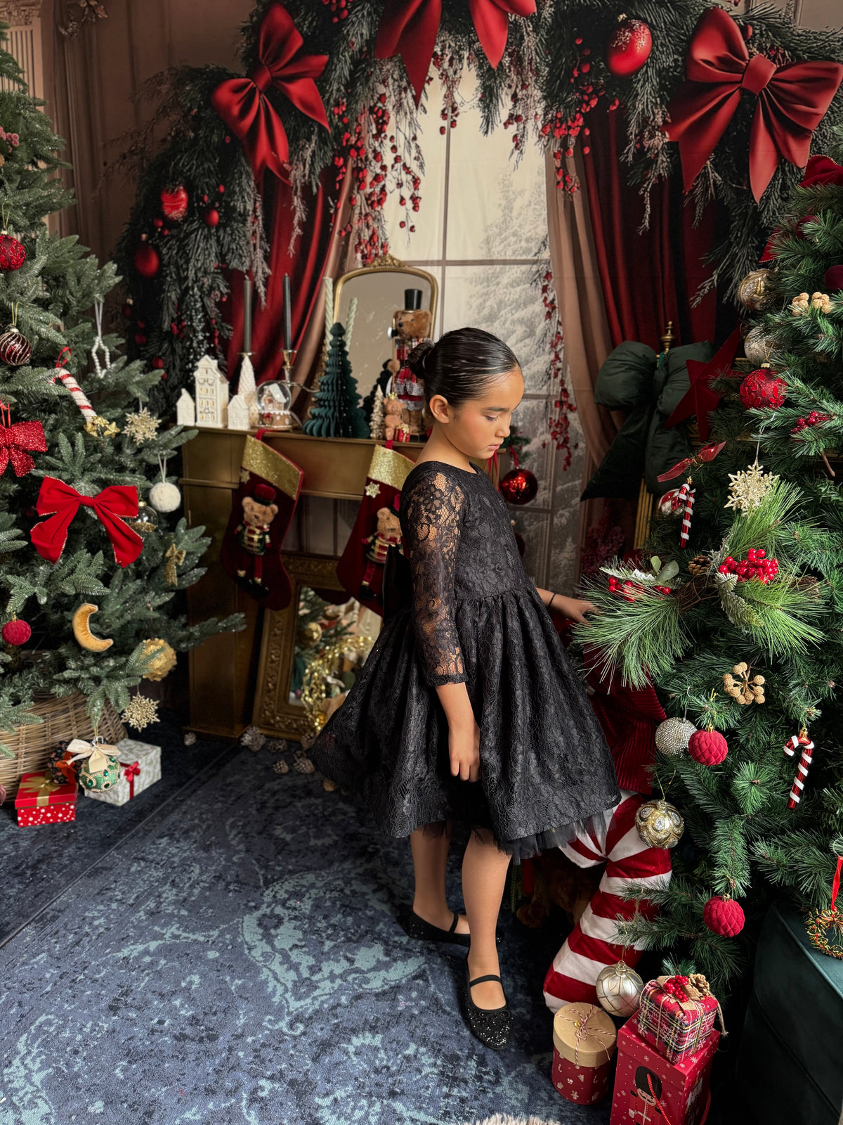 Robe dentelle noire et noeud velours