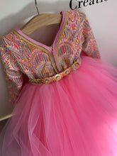 Charger l'image dans la galerie, Caftan broderies et tulle rose