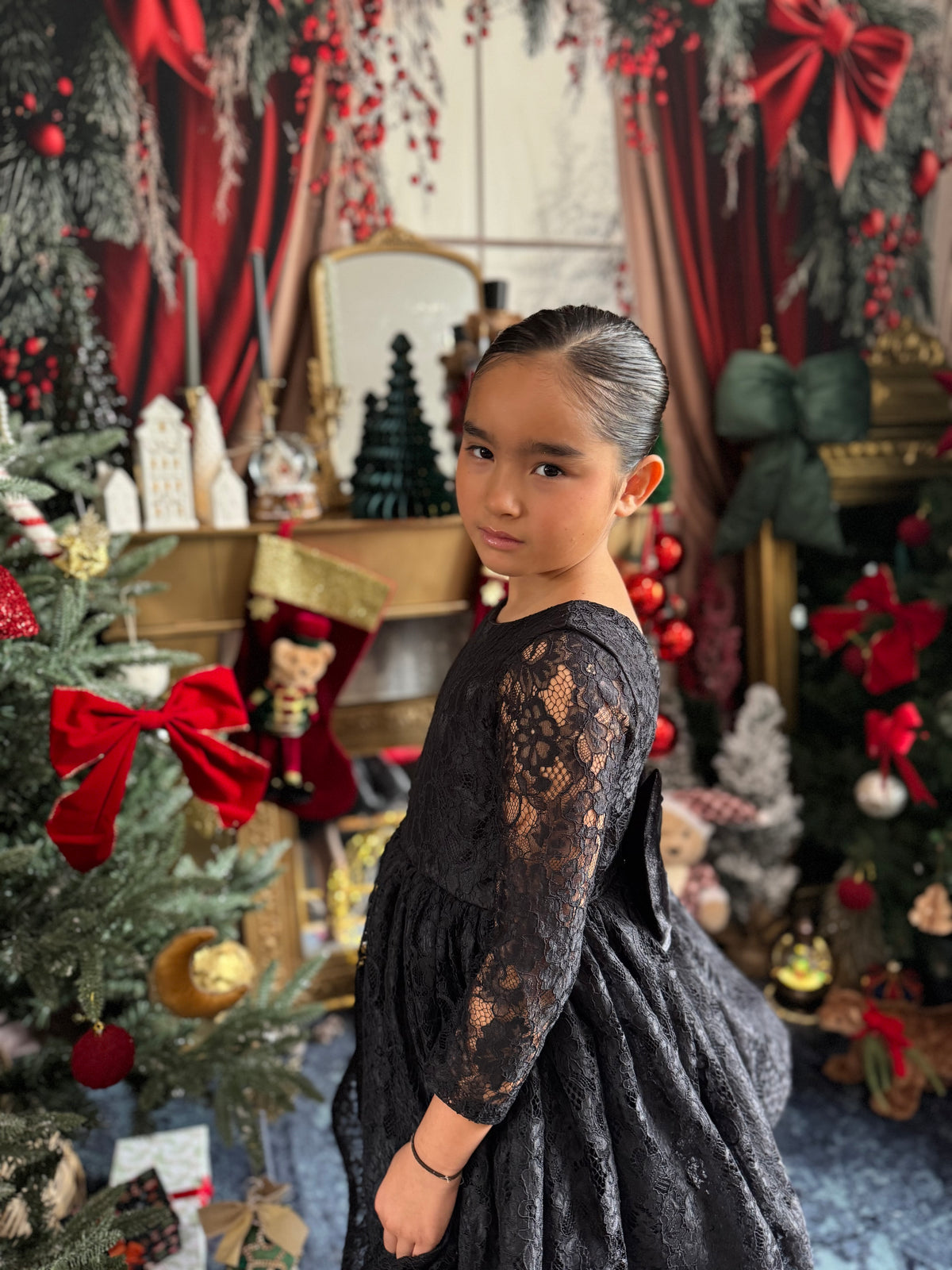 Robe dentelle noire et noeud velours