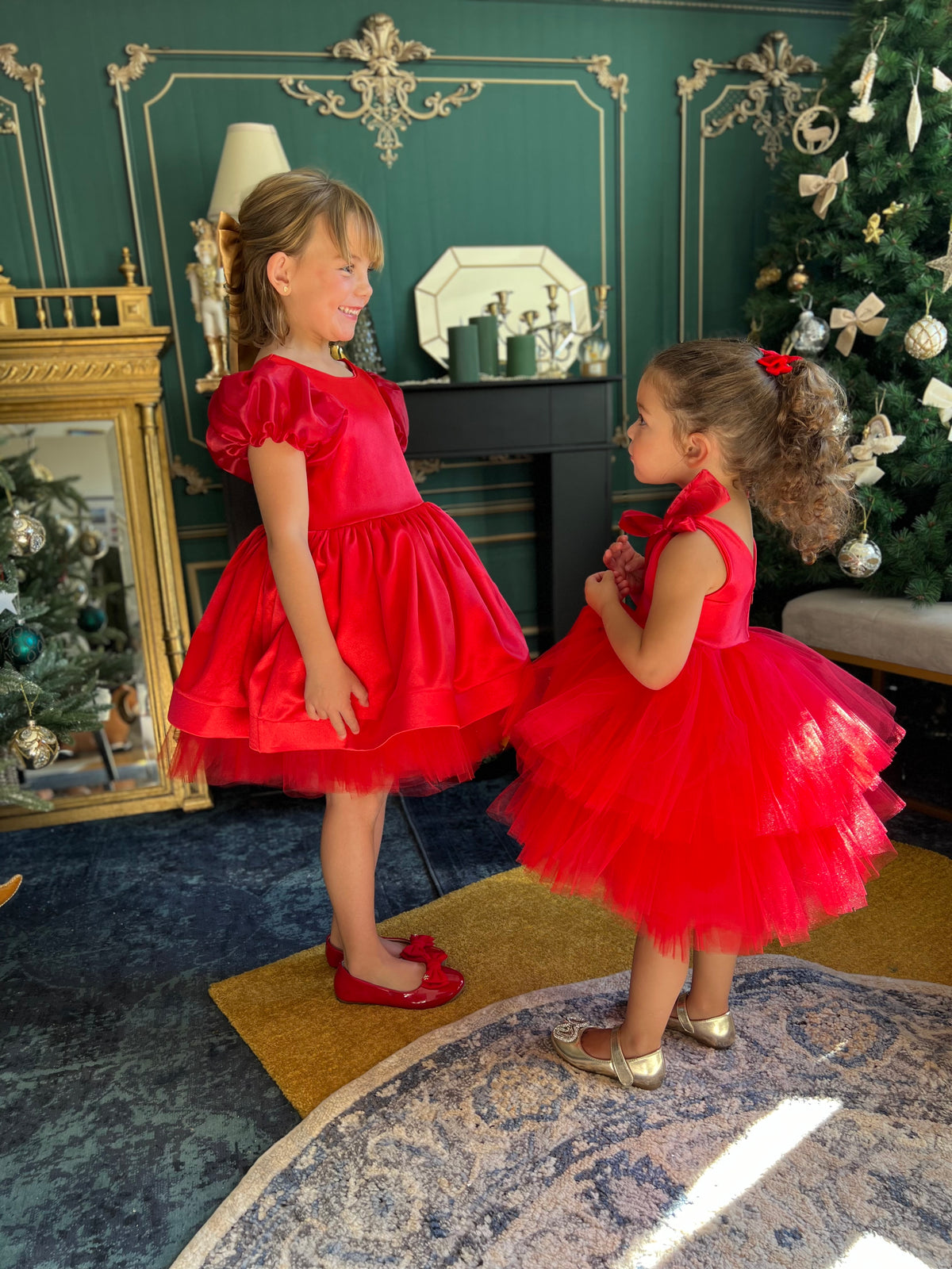 Robe satin rouge manches ballons en organza
