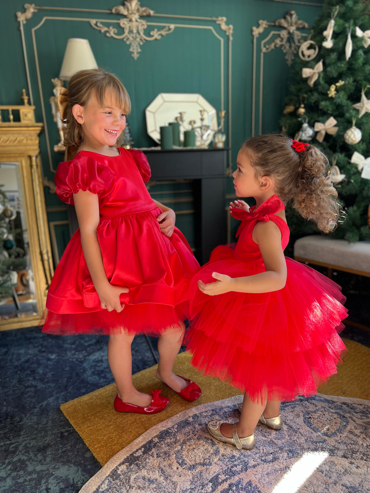 Robe satin rouge manches ballons en organza