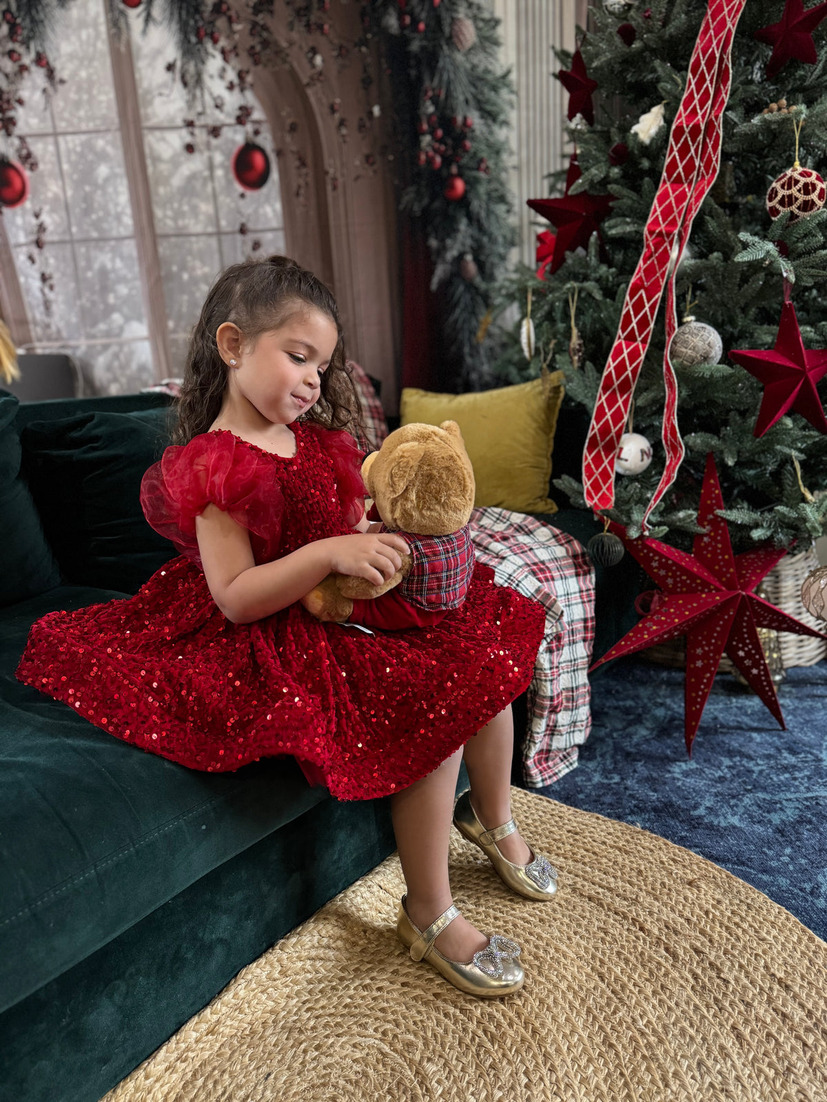 Robe velours rouge sequin et manches ballon en organza