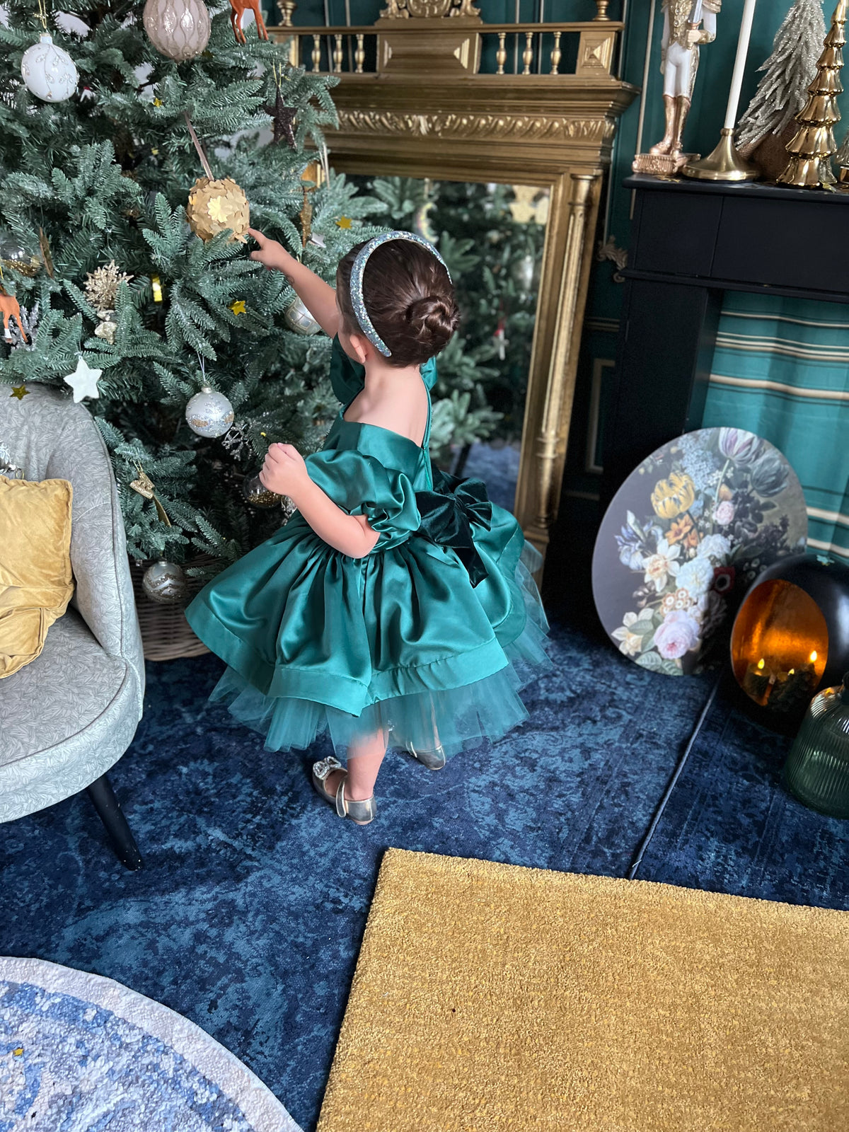 Robe satin émeraude et noeud velours