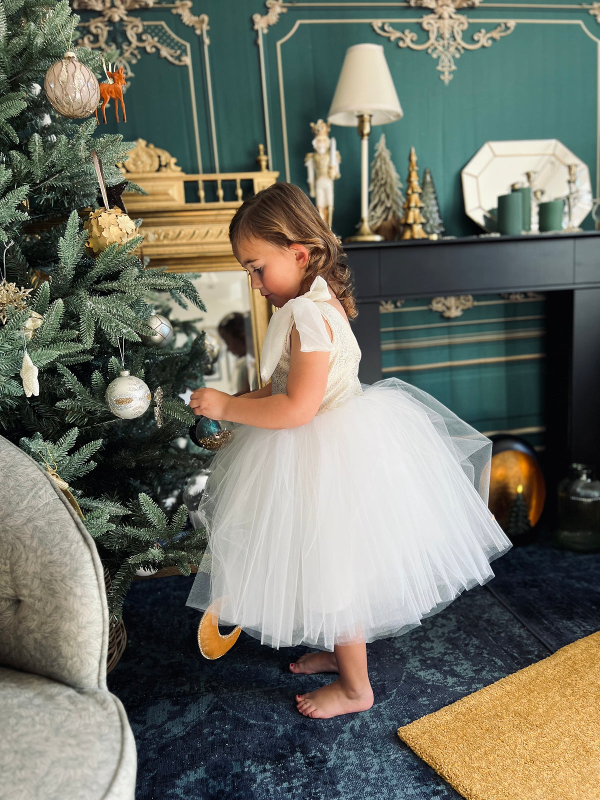 Robe blanc et or, noeuds en mousseline