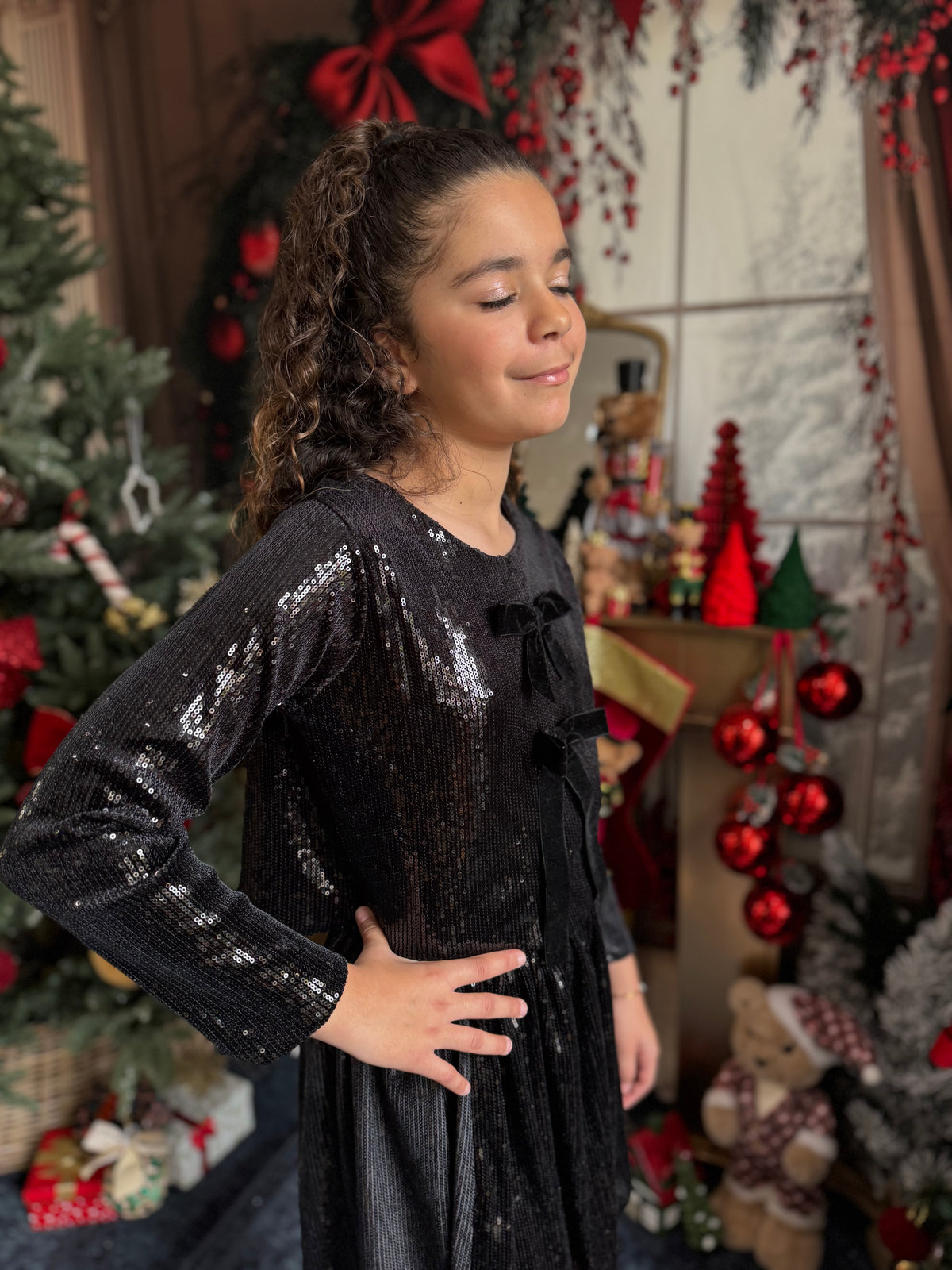 Ensemble top et jupe en sequin noir, noeuds en velours