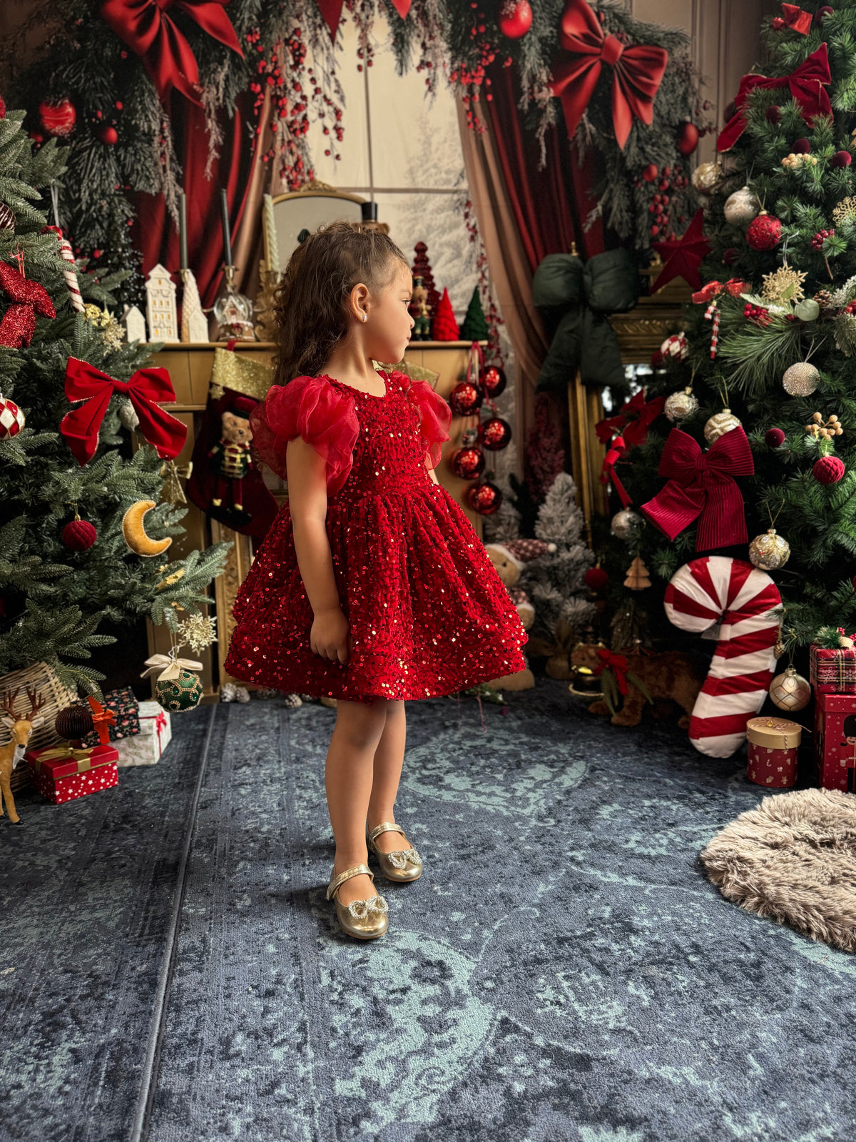 Robe velours rouge sequin et manches ballon en organza