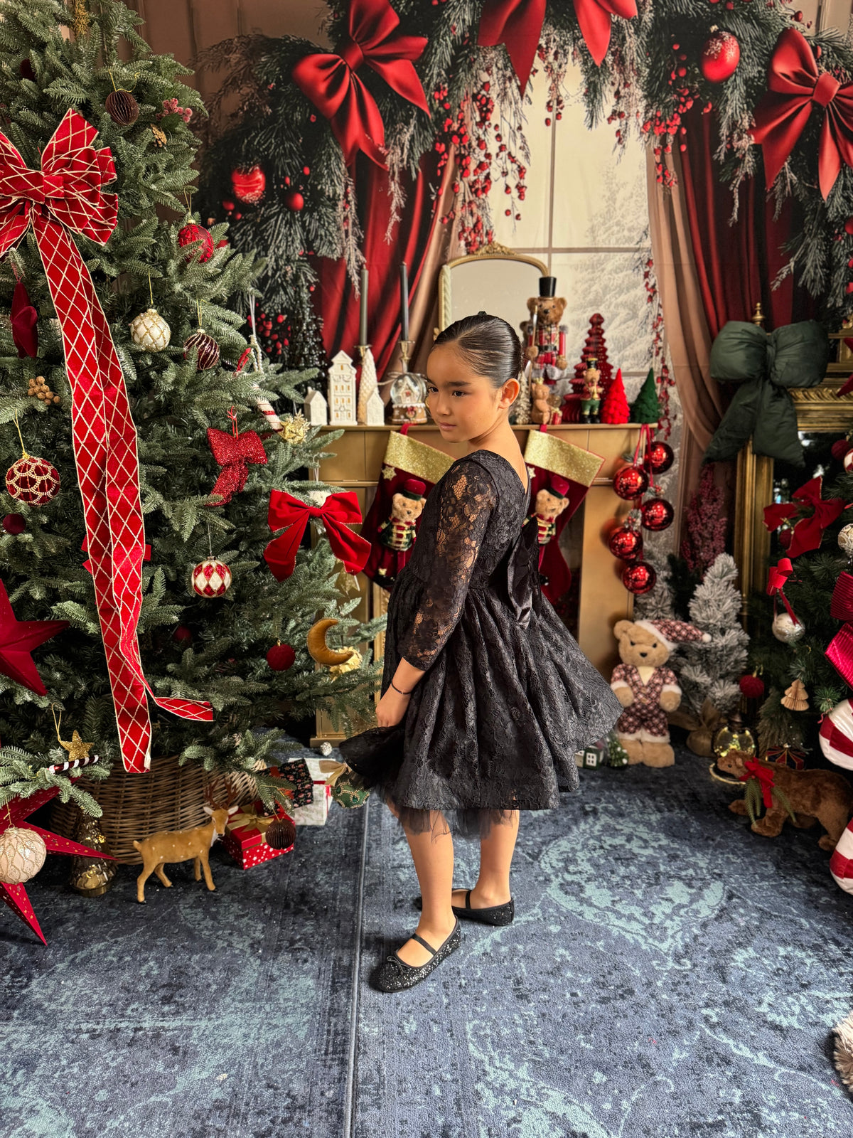 Robe dentelle noire et noeud velours