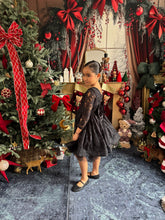 Charger l&#39;image dans la galerie, Robe dentelle noire et noeud velours