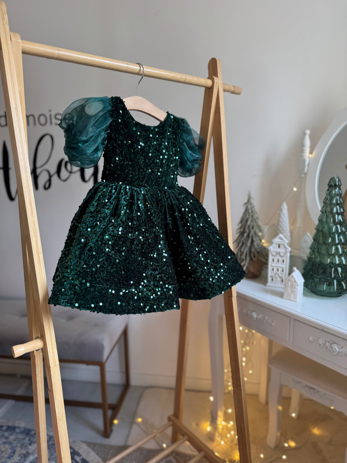 Robe velours rouge sequin et manches ballon en organza