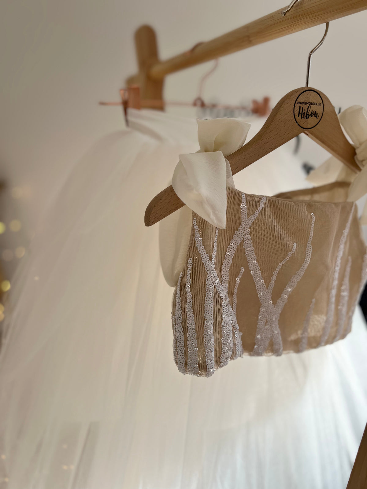 Ensemble blanc sequins et tulle