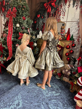 Charger l&#39;image dans la galerie, Robe noire reflets irisés dorés