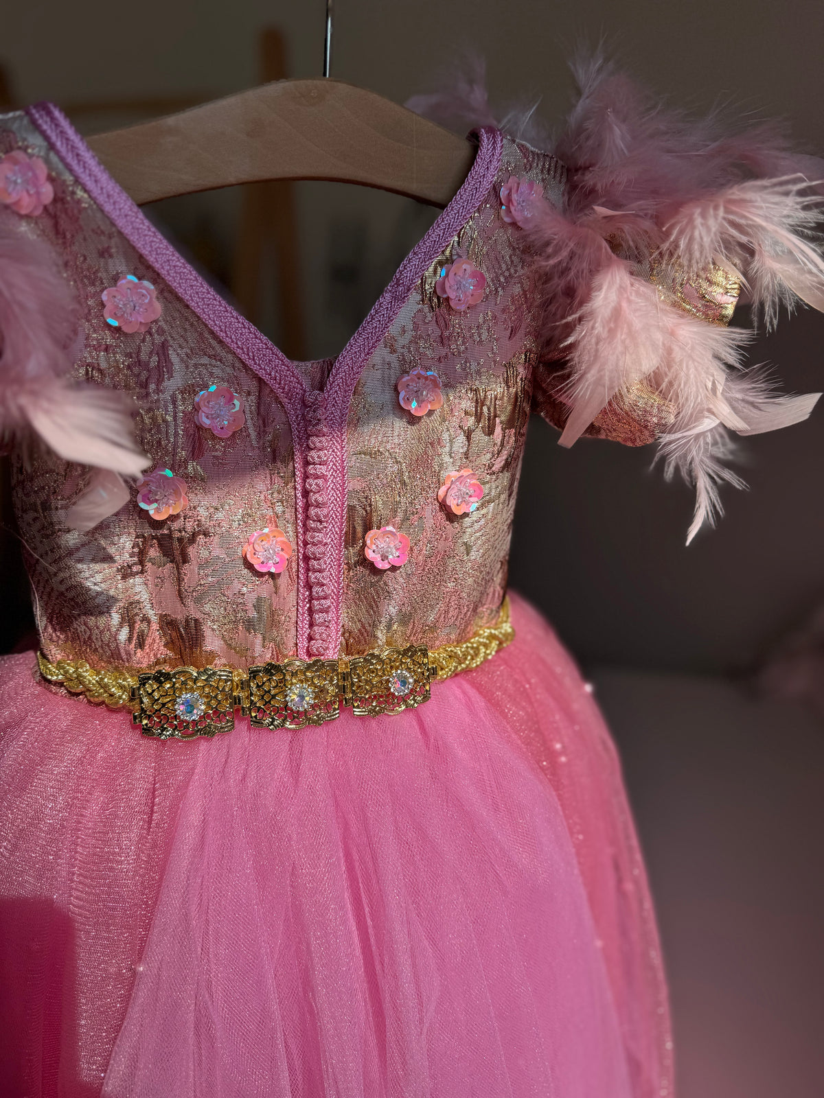 Caftan brocart rose bonbon