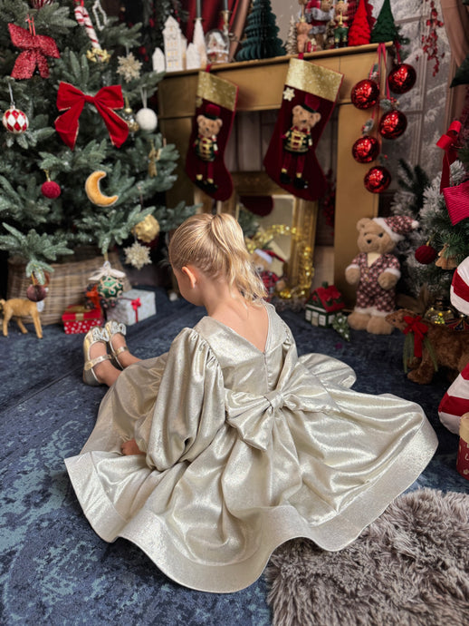 Robe irisée reflets dorés