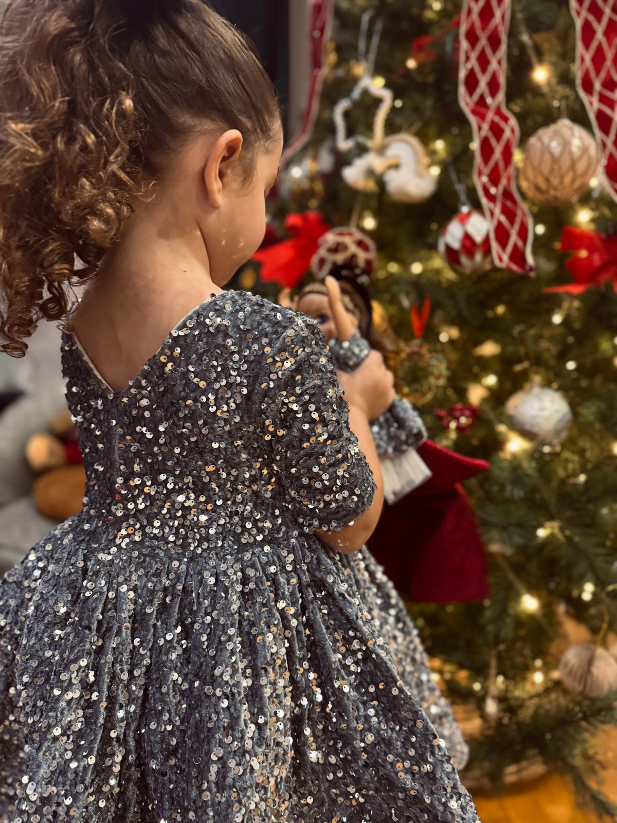 Box de Noël robe à sequins avec poupée