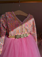 Charger l'image dans la galerie, Caftan broderies et tulle rose