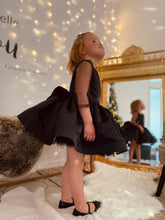 Charger l&#39;image dans la galerie, Robe noire satin et organza